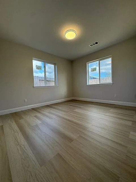 3 bed, 2.0 bath, 1133 sqft, $2,550 — Photo 3