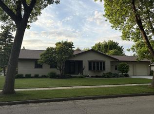 82 Eastbrook Ln, Fond Du Lac, WI 54935