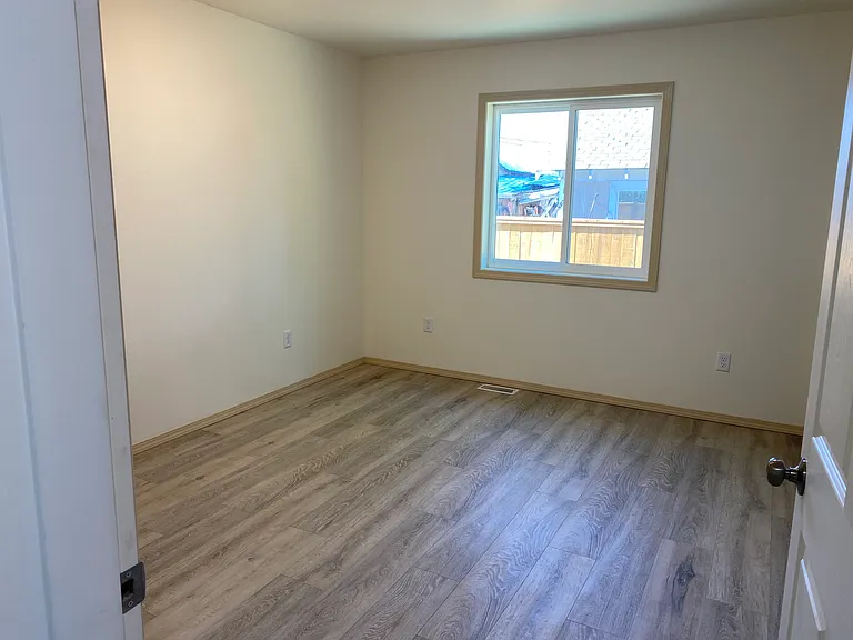111 W Brooks St — Photo 8