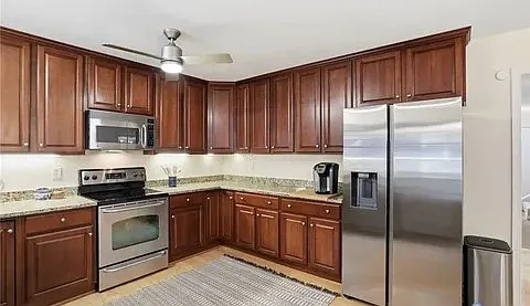 299 Robinson St — Photo 4