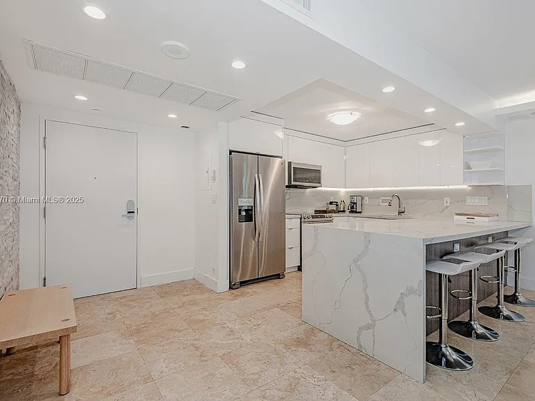 2301 Collins Ave #310 — Photo 12