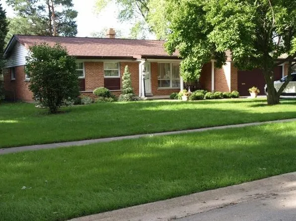 229 Leahy Cir S, Des Plaines, IL 60016