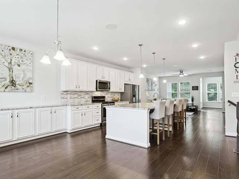 8329 Meadowood Dr — Photo 23