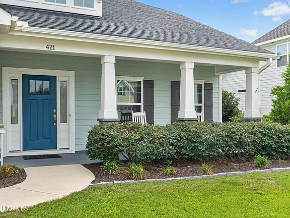 4th image of 421 Island End Court