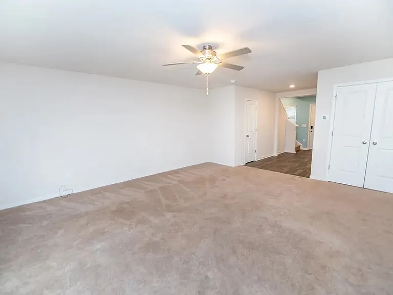 2228 Southlea Dr — Photo 10