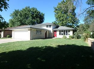 10630 S Lori Ln, Palos Hills, IL