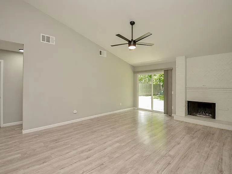 22018 Grand Forks Dr — Photo 13