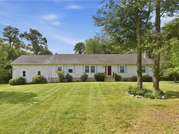 2037 Crandall Rd, Tiverton, RI 02878