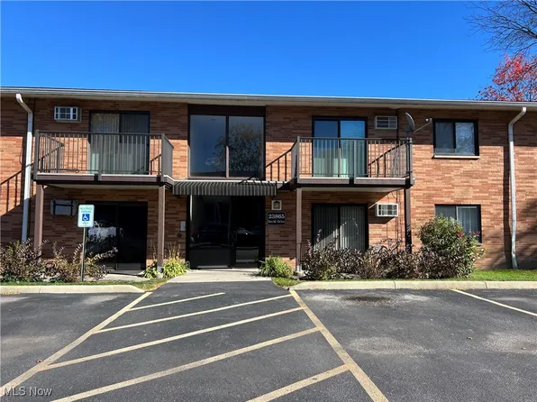 23865 David Dr Unit 103, North Olmsted, OH 44070