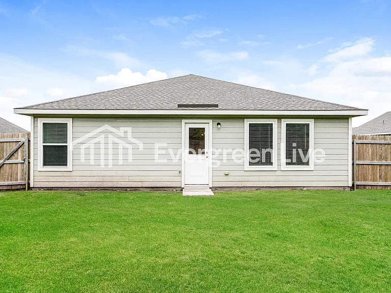 10905 SW 22nd St — Photo 16