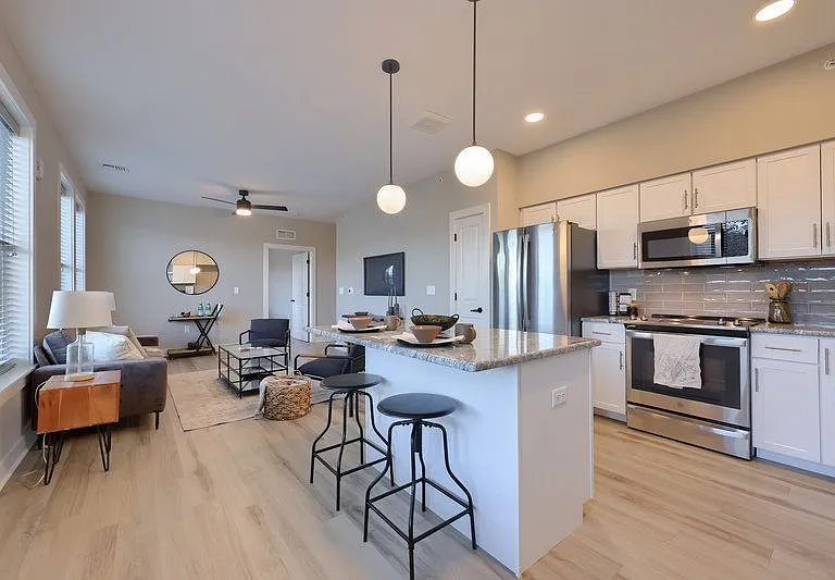 213 Jackson St #9 — Photo 2