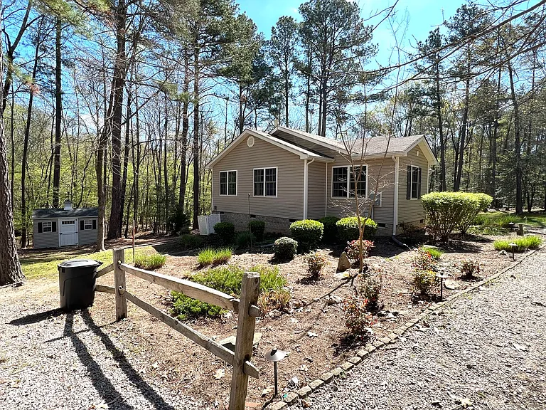 818 Country Club Dr — Photo 4