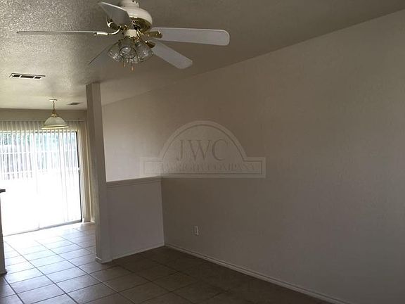 3rd image of 5801 Redstone Dr APT D