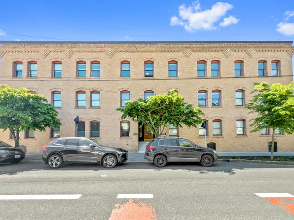 San Marco Apartments, 810 NE Couch St APT 206, Portland, OR 97232