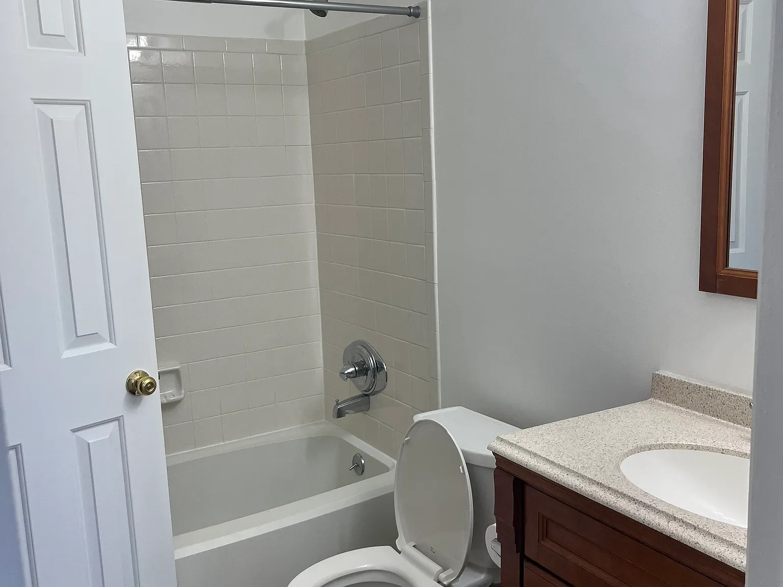 2 bed, 1130 sqft, $1,600 — Photo 1