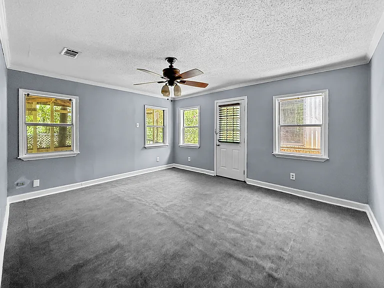 143 Maple St — Photo 14