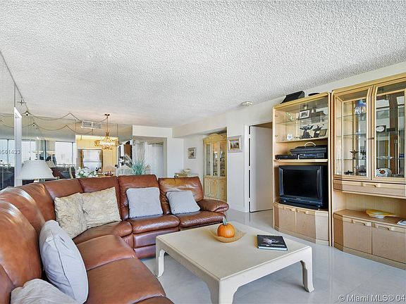 4th image of 20225 NE 34th Ct APT 2419