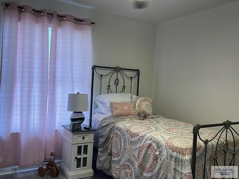 1617 E Los Ebanos Blvd — Photo 24