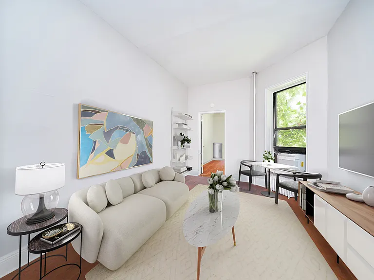 331 W 43rd St #3C — Photo 2