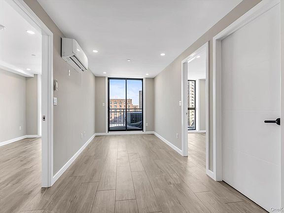 3rd image of 55-40 97th Place