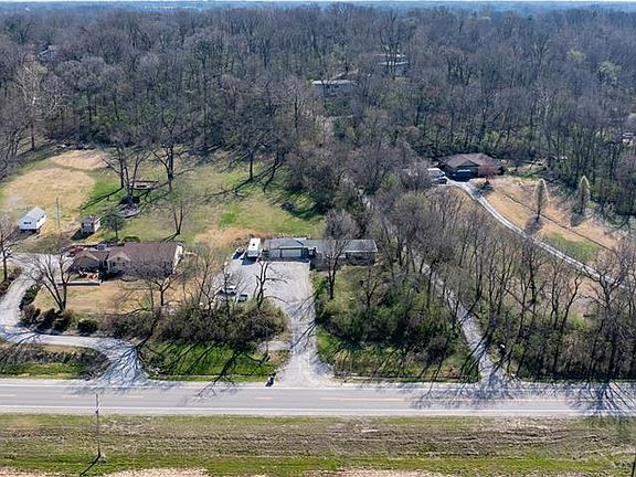 5th image of 1752 N Bluff Rd