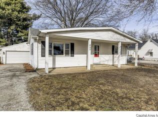 805 Adams St, Pawnee, IL 62558