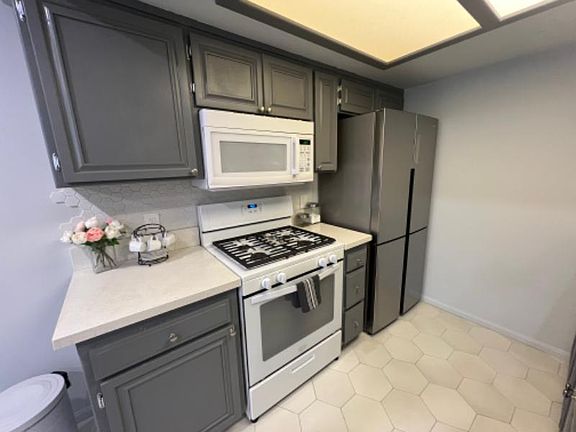 4th image of 336 E Verdugo Ave #14