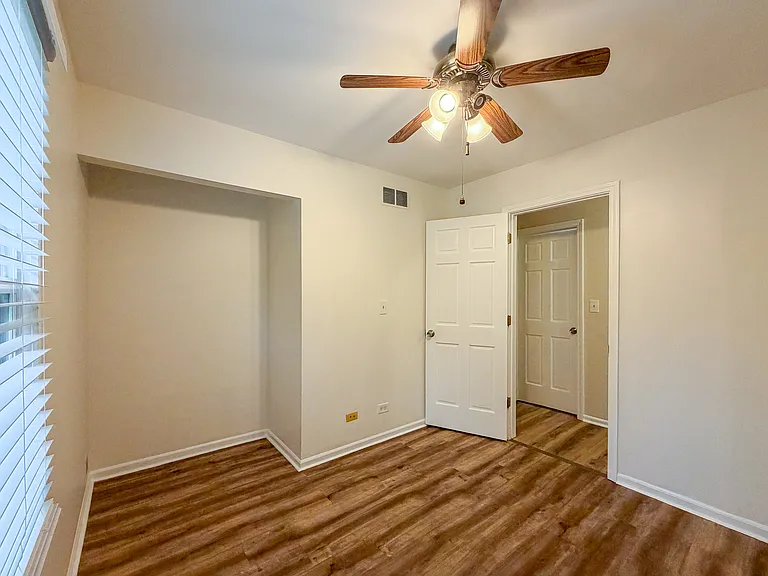 2436 Devonshire Ct — Photo 10