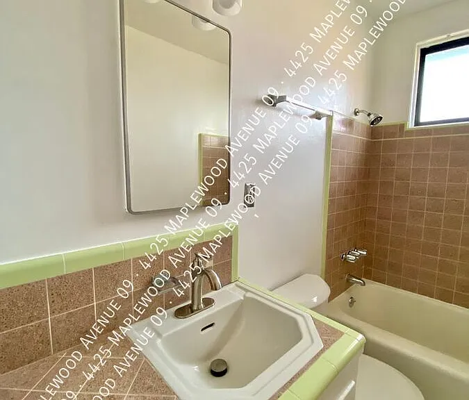 4425 Maplewood Ave #9 — Photo 16