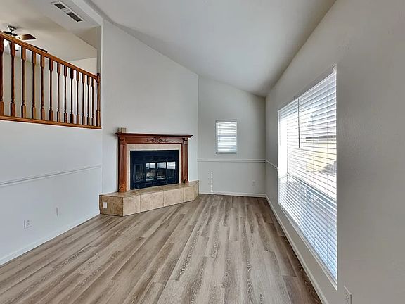 3rd image of 810 E Olney Dr