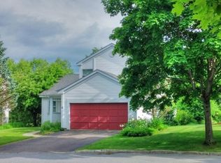 9 Iris Ln, S Burlington, VT 05403