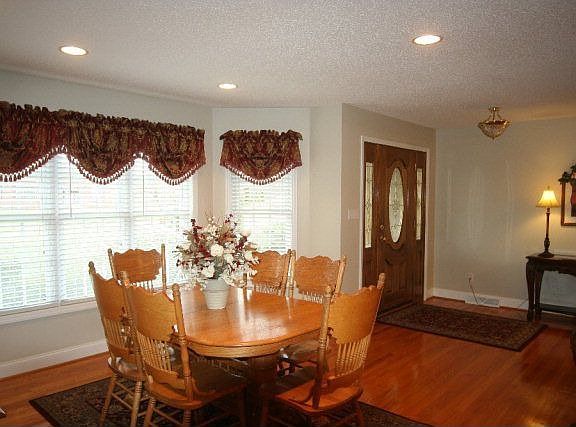 4th image of 420 Fisher Dr