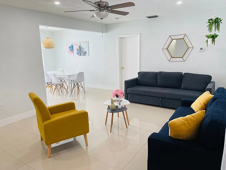 7904 Miramar Pkwy — Photo 19