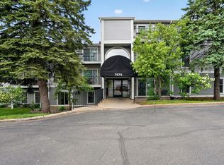 7675 142nd St W #215, Apple Valley, MN 55124