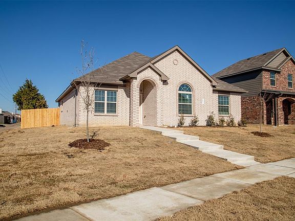 2nd image of 1841 Cross Oaks Dr