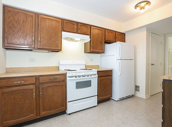 4th image of 1647 Pebblecreek Dr