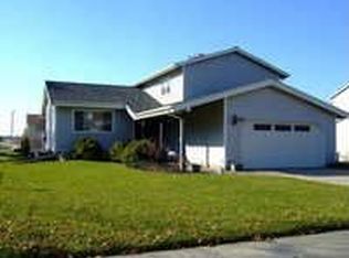 121 Parkgate Rd, Cedar Falls, IA 50613