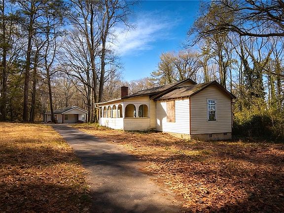 4th image of 731 Bolton Rd NW