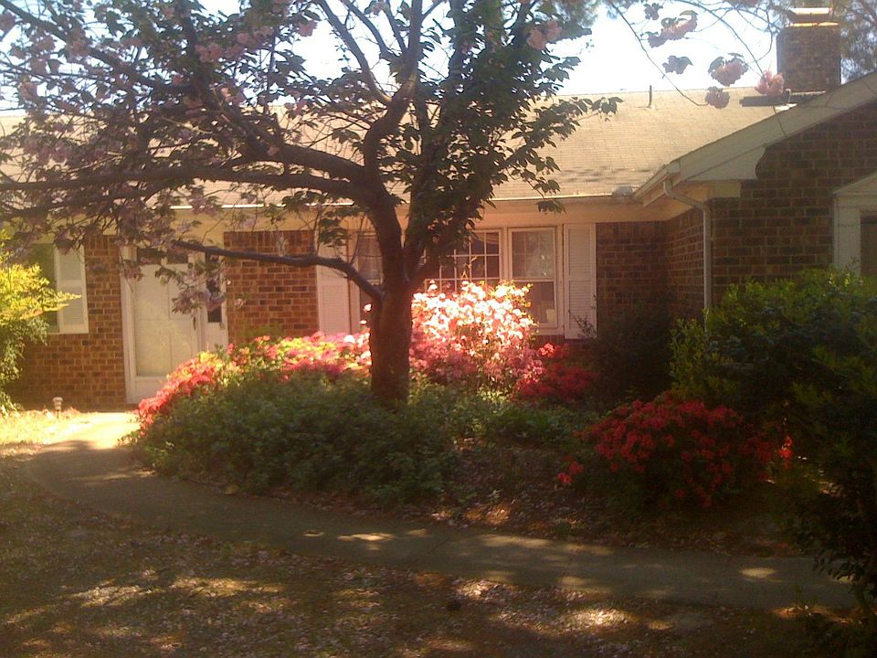 2nd image of 2204 W Admiral Dr