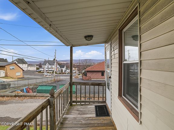 3rd image of 515 Breck St