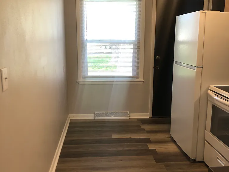 1642 Chapman Ave — Photo 5