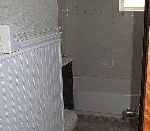 2nd Bathroom