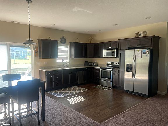 4th image of 1304 Country Club Dr
