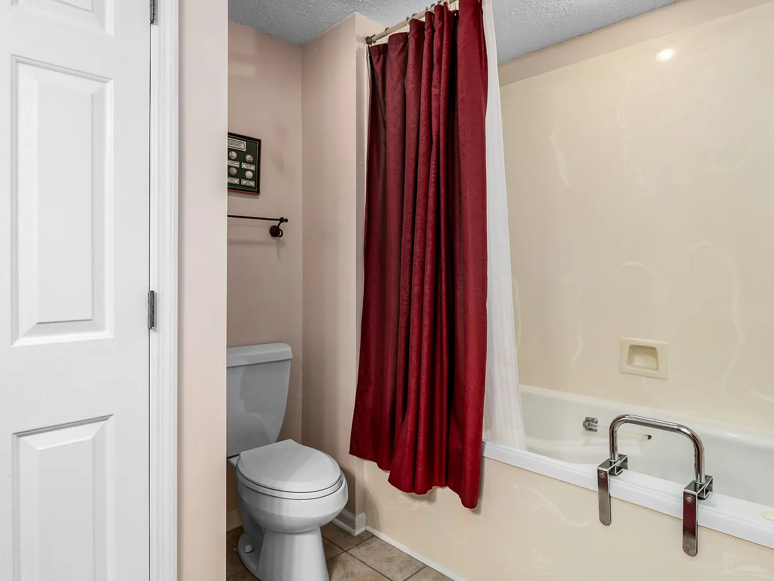 2 bed, 1250 sqft, $1,800 — Photo 4