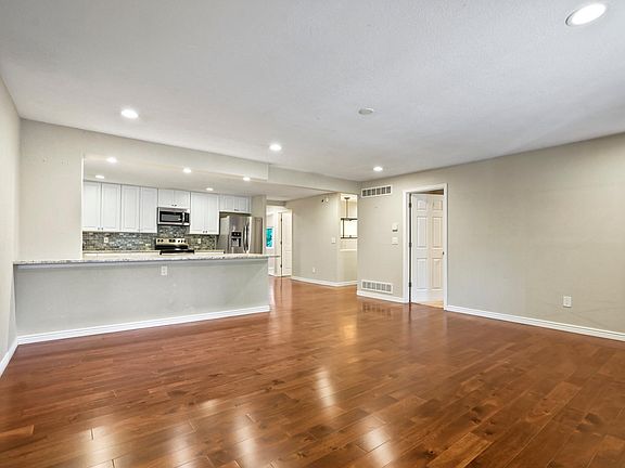Open floor plan, kitchen