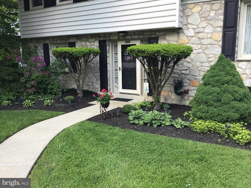 2nd image of 213 Parkview Dr