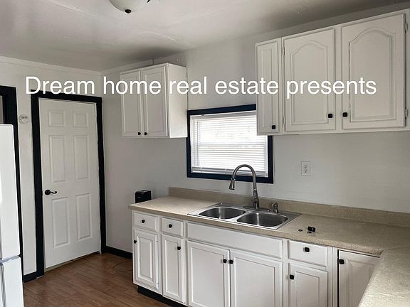 5th image of 327 College St