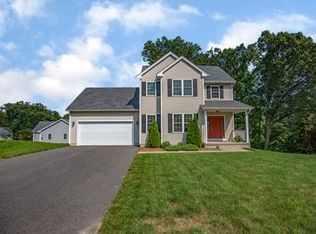 14 Dianna Dr, Springfield, MA 01104