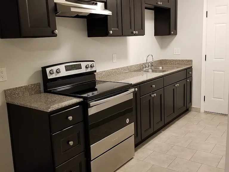 Redlands Pines Apartments — Photo 36
