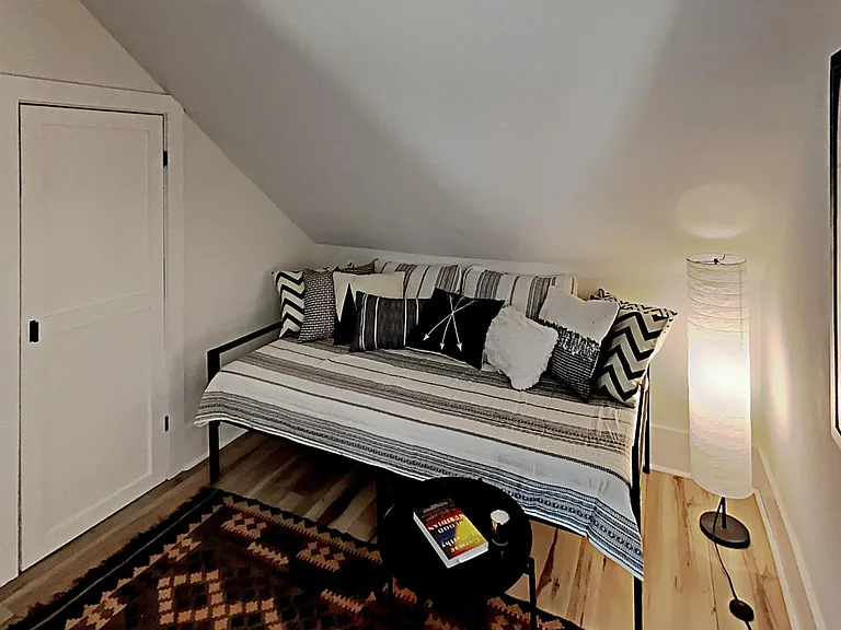 15 Bates St — Photo 24